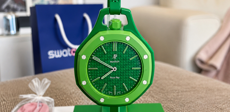 Swatch x Audemars Piguet  Pop グリーン Audemars Piguet x Swatch: Кишенькові годинники Royal Pop, які