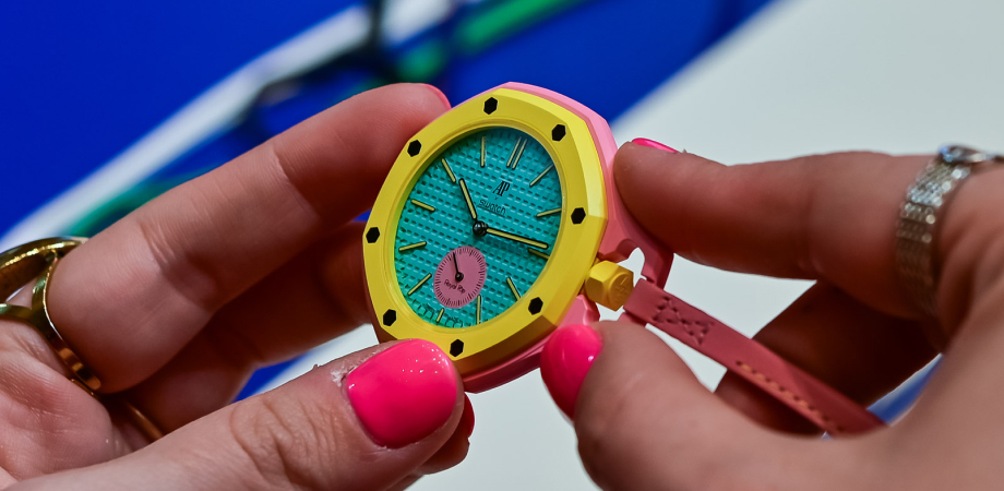 Audemars Piguet x Swatch: Карманные часы Royal Pop, шокировавшие